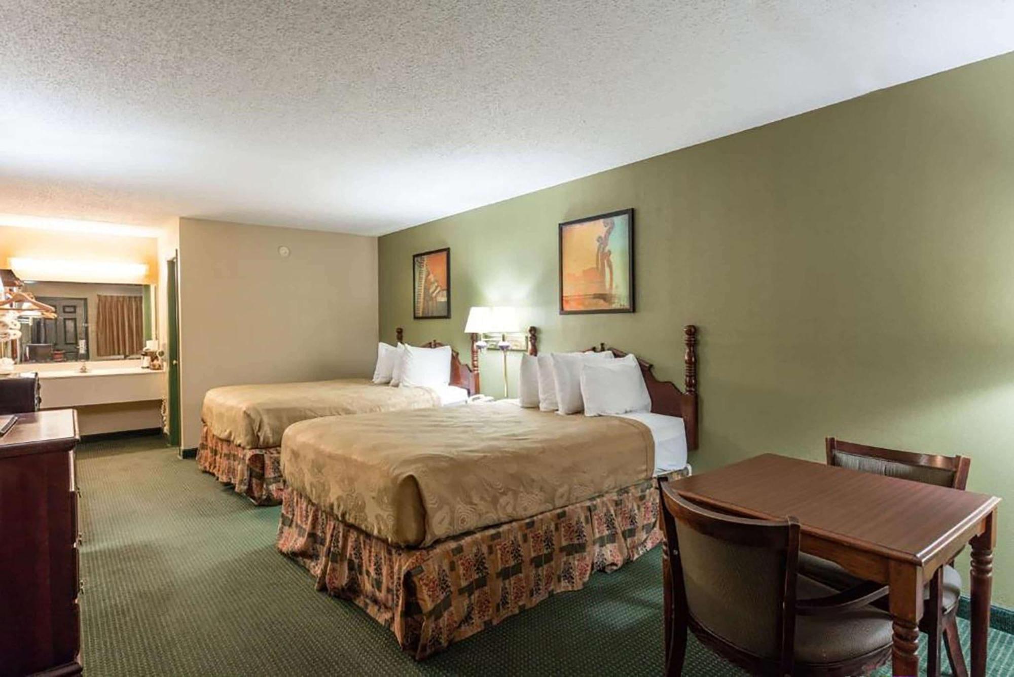 Angel Inn Near Imax, A Travelodge By Wyndham Branson Exteriér fotografie
