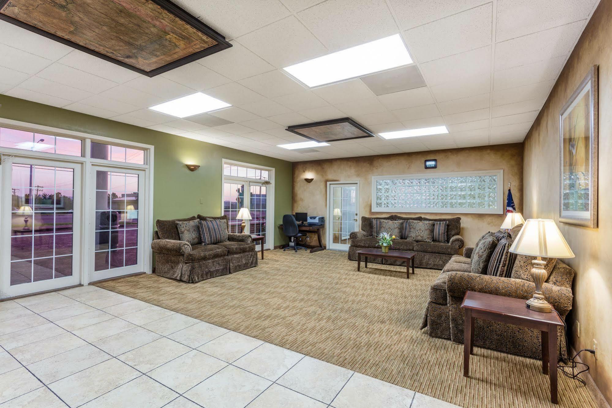 Angel Inn Near Imax, A Travelodge By Wyndham Branson Exteriér fotografie