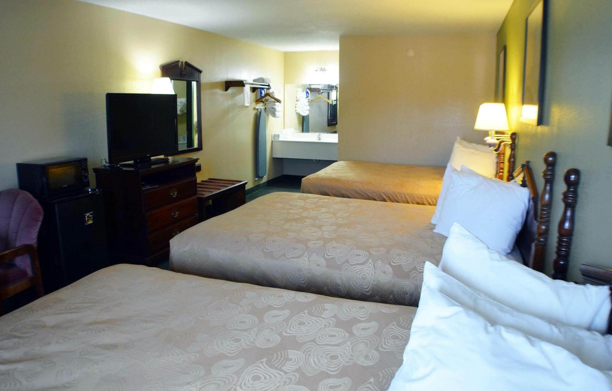 Angel Inn Near Imax, A Travelodge By Wyndham Branson Exteriér fotografie