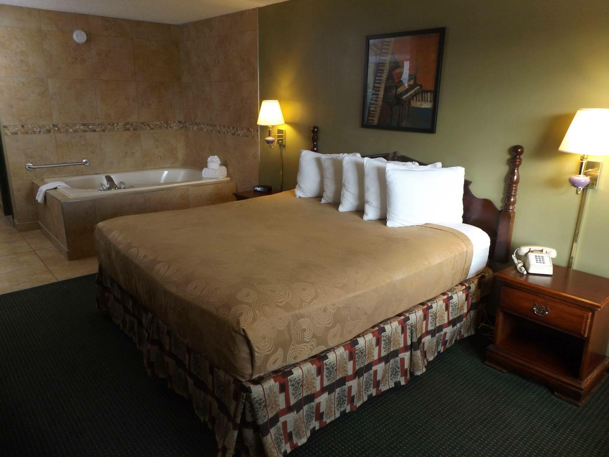 Angel Inn Near Imax, A Travelodge By Wyndham Branson Exteriér fotografie